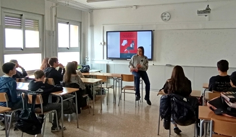 Debat a l'Institut Joan Oró sobre Padrines (foto 1)